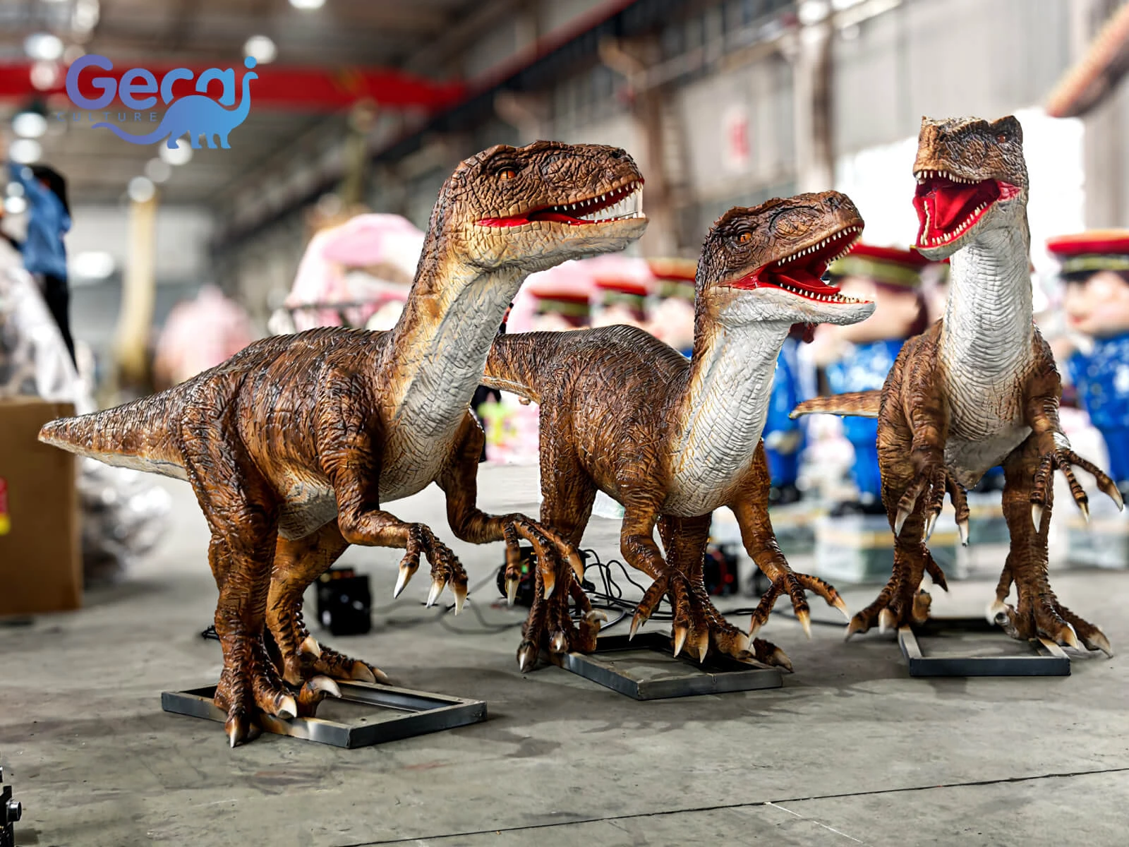 Realistic animatronic Velociraptor dinosaur set with lifelike movements and custom poses. Ideal for dinosaur parks, museums and themed exhibitions.
