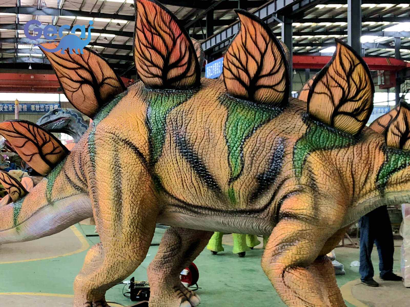 Brown Stegosaurus Animatronic Dinosaur Statue