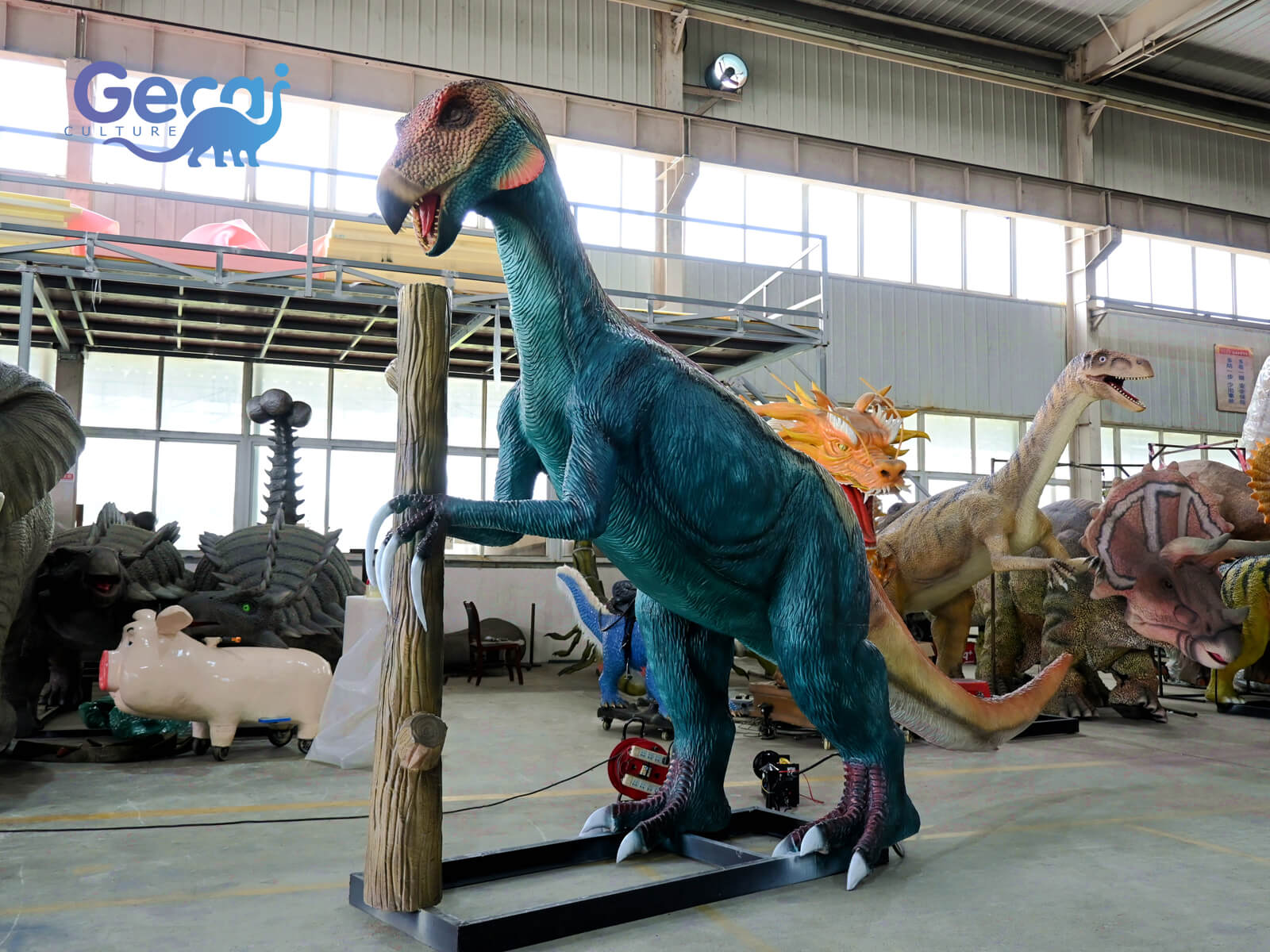 Realistic Animatronic Therizinosaurus for Park