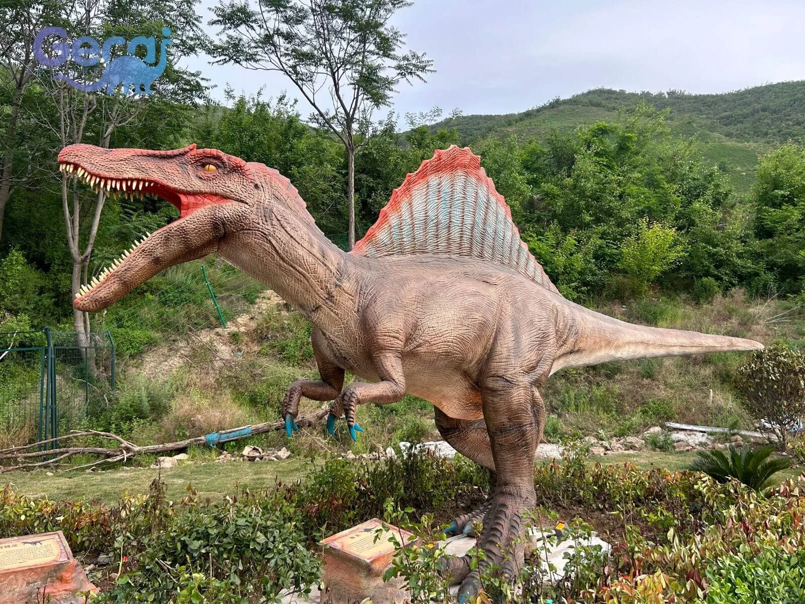 Yuncheng Salt Lake Happy World Dinosaur Park, China